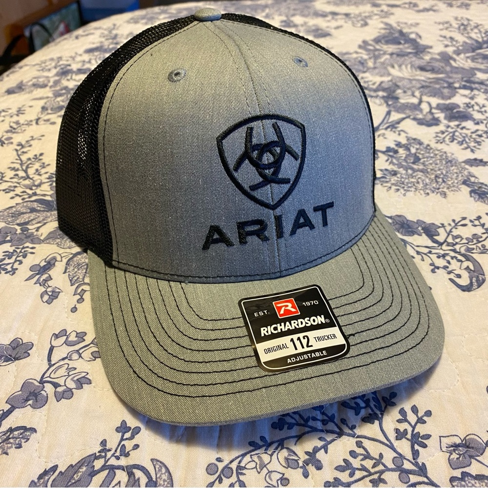 NEW Ariat Hat